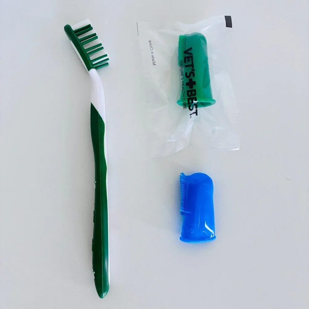 6‑Piece Pet Grooming Set – Paw Cleaner, Toothbrushes, Comb, Pet Food Tongs